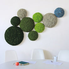 Laden Sie das Bild in den Galerie-Viewer, Nordgröna® Moos-Wandpanel Convex Circle ø 30 cm | Apple
