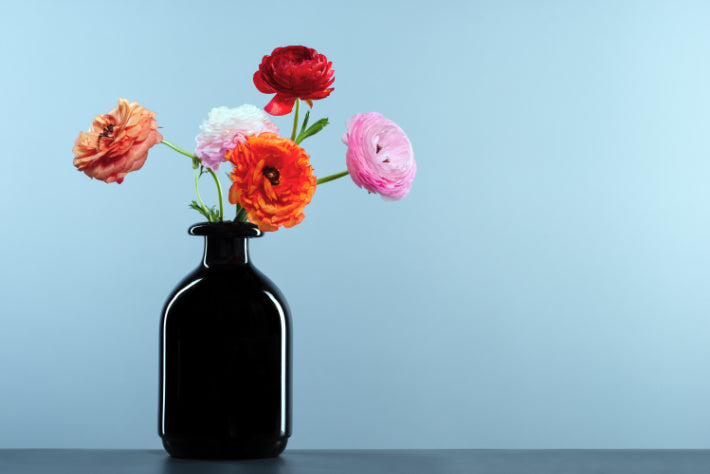 Akustikbild «Schwarze Vase mit farbigen Blumen» 90 x 60cm | verschiedene Grössen